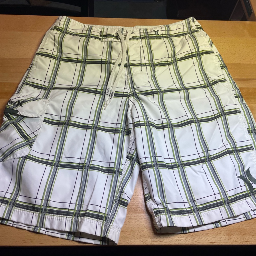 Hurley White and Green Plaid Shorts